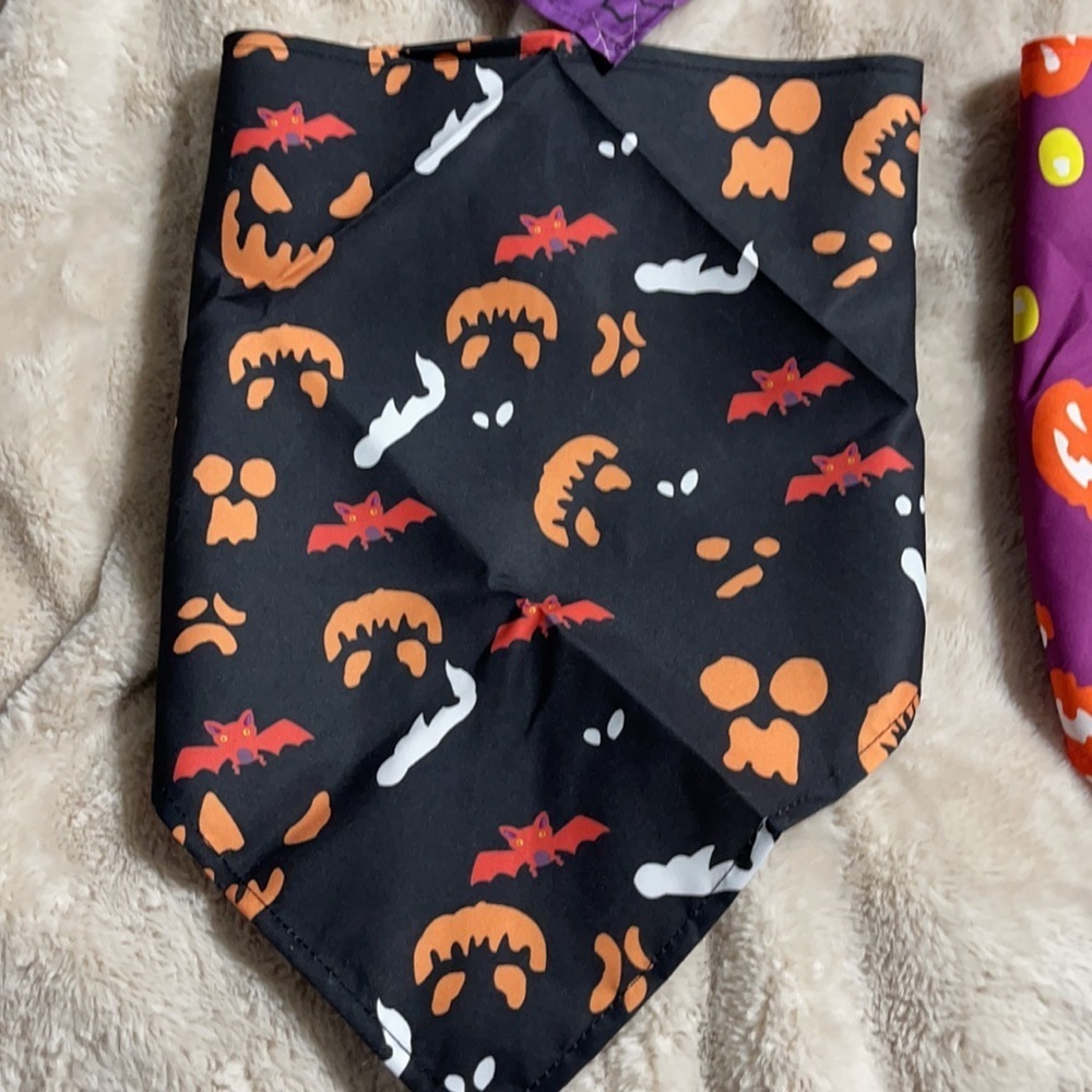 New set/4 Halloween pet bandana - Picture 5 of 5